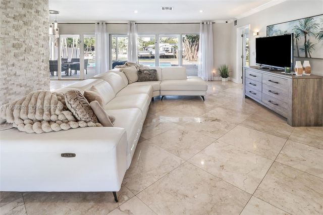 2031 NE 14th Ct, Fort Lauderdale, FL 33304