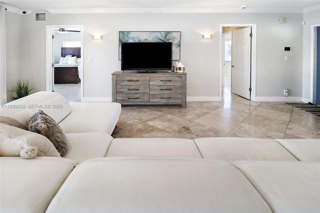 2031 NE 14th Ct, Fort Lauderdale, FL 33304