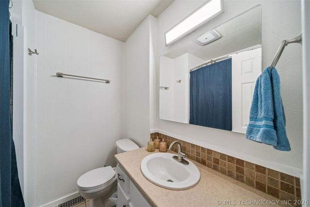 18550 E Admiral Boulevard, Catoosa, OK 74015