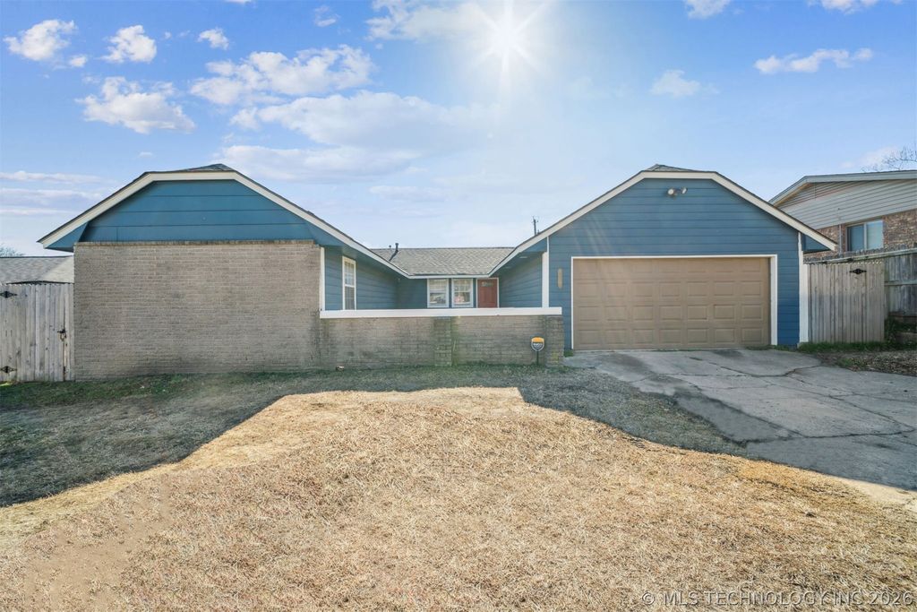 18550 E Admiral Boulevard, Catoosa, OK 74015