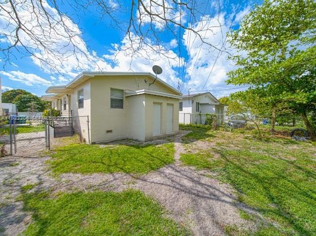 1887 NW 48th St 1887, Miami, FL 33142