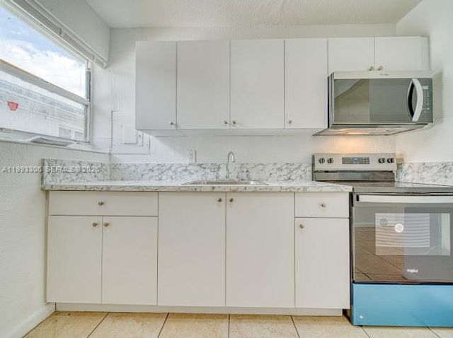 1887 NW 48th St 1887, Miami, FL 33142