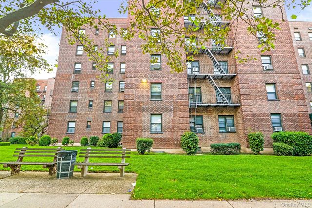 25-12 UNION Street 2C, Flushing, NY 11354