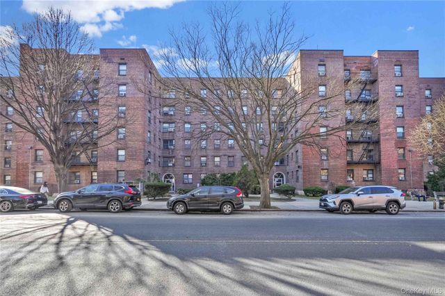 25-12 UNION Street 2C, Flushing, NY 11354