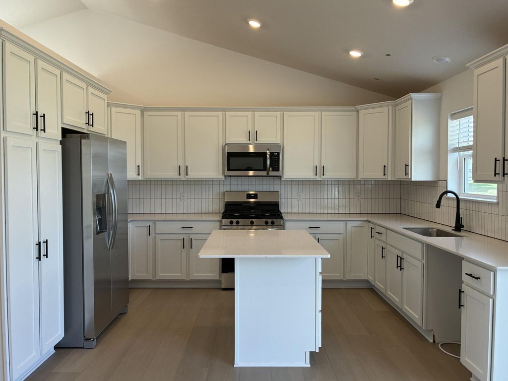 7690 109th Street S, Cottage Grove, MN 55016 — photo 2