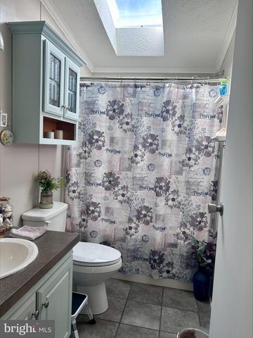 10 CIRCLE DR, Nottingham, PA 19362