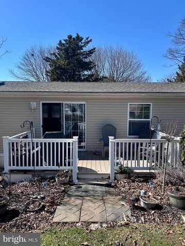 10 CIRCLE DR, Nottingham, PA 19362