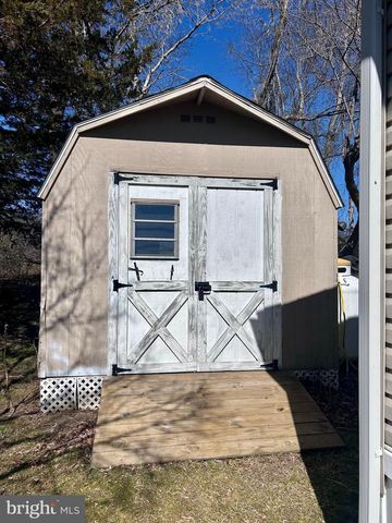 10 CIRCLE DR, Nottingham, PA 19362