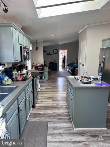 10 CIRCLE DR, Nottingham, PA 19362