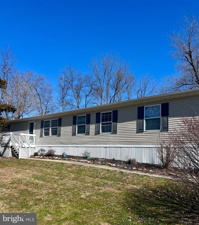 10 CIRCLE DR, Nottingham, PA 19362