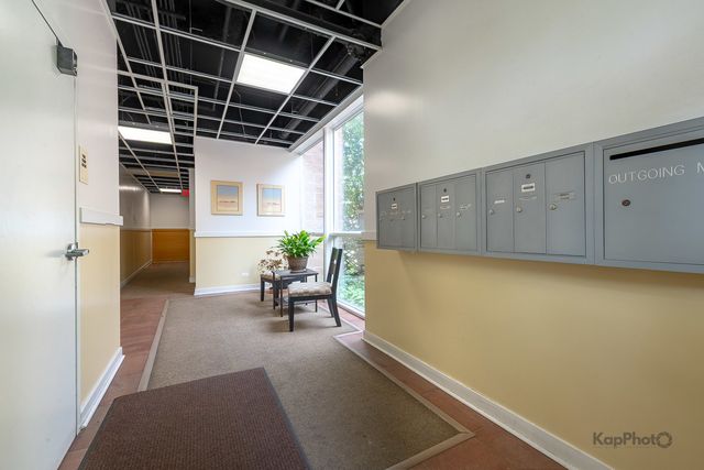 915 S Oak Park Avenue 1B, Oak Park, IL 60304