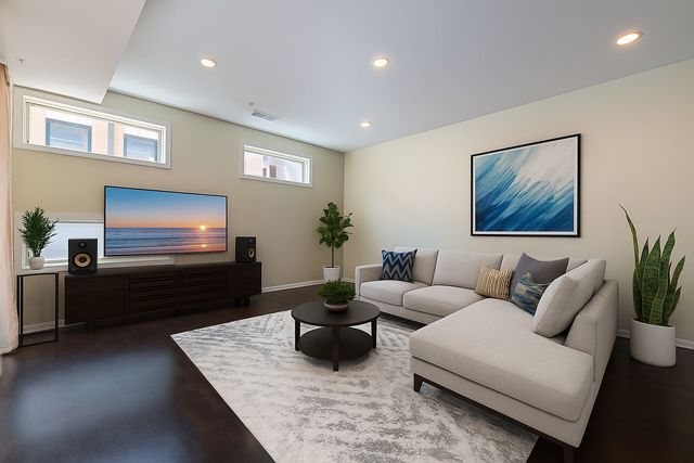 915 S Oak Park Avenue 1B, Oak Park, IL 60304