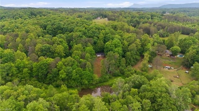 1402 Good Hope Drive, Walnut Cove, NC 27052