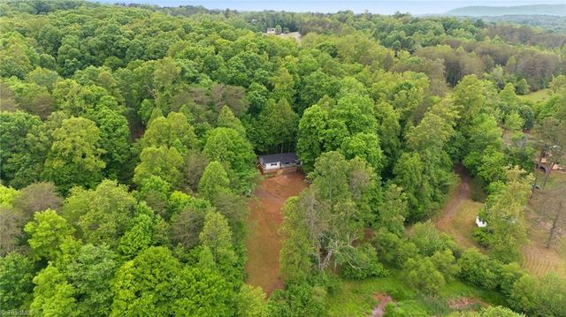 1402 Good Hope Drive, Walnut Cove, NC 27052