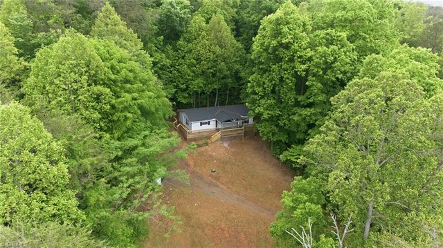 1402 Good Hope Drive, Walnut Cove, NC 27052