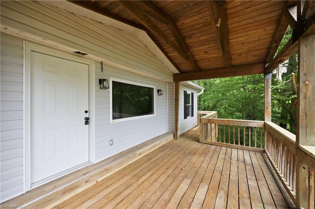1402 Good Hope Drive, Walnut Cove, NC 27052