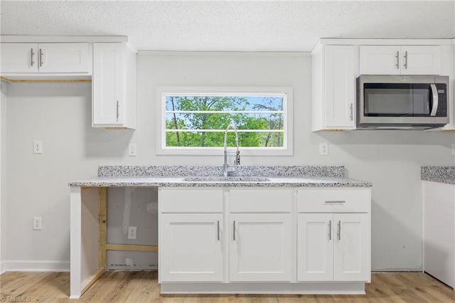 1402 Good Hope Drive, Walnut Cove, NC 27052