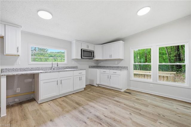 1402 Good Hope Drive, Walnut Cove, NC 27052