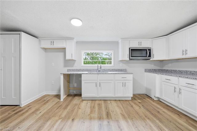 1402 Good Hope Drive, Walnut Cove, NC 27052