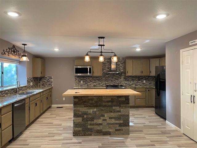 3406 E Bayou Drive E B, Dickinson, TX 77539