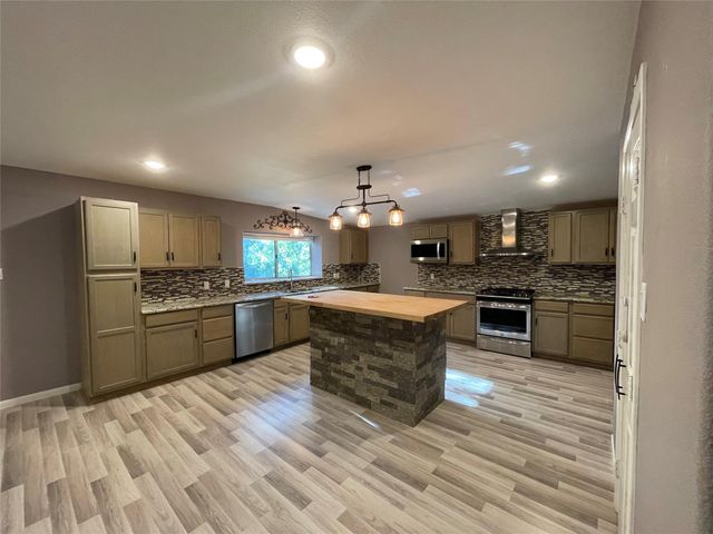 3406 E Bayou Drive E B, Dickinson, TX 77539