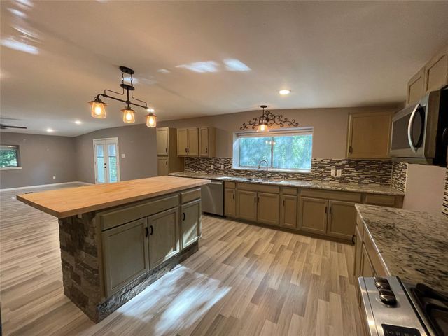 3406 E Bayou Drive E B, Dickinson, TX 77539
