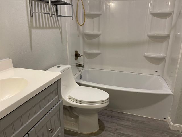 3406 E Bayou Drive E B, Dickinson, TX 77539
