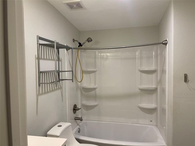 3406 E Bayou Drive E B, Dickinson, TX 77539