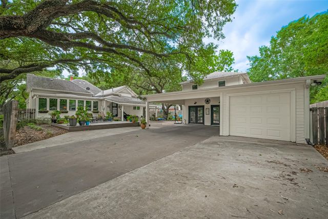 500 W Post Office Street, Eagle Lake, TX 77434