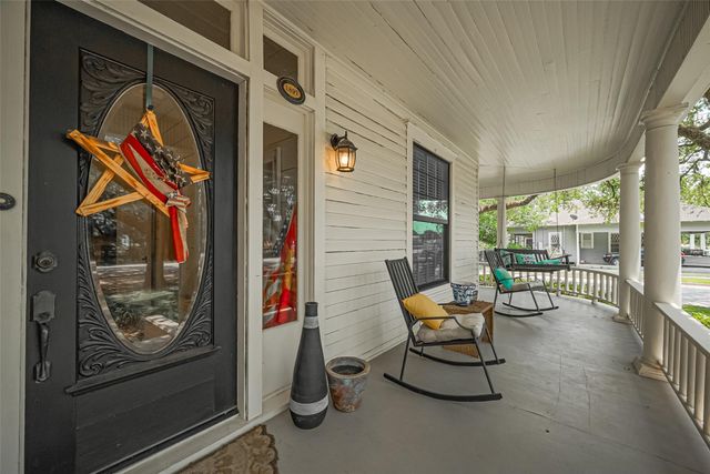 500 W Post Office Street, Eagle Lake, TX 77434