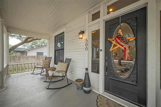 500 W Post Office Street, Eagle Lake, TX 77434
