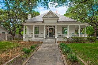 500 W Post Office Street, Eagle Lake, TX 77434