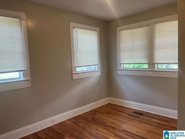1521 GRAYMONT AVENUE W, Birmingham, AL 35208