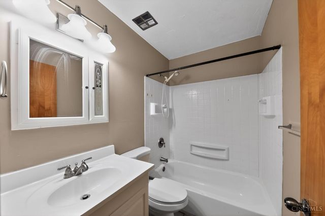 4136 Delhi, Delhi Twp, OH 45204
