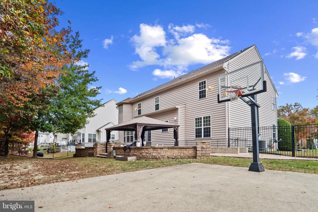 Image 37 of property listing at 6502 CHATHAM PARK DR, Brandywine, MD 20613