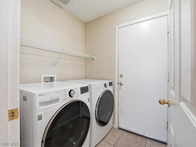 3938 Rain Flower Lane, North Las Vegas, NV 89031