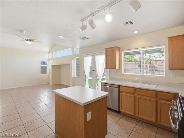 3938 Rain Flower Lane, North Las Vegas, NV 89031