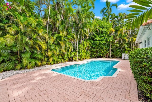 836 Alberca St, Coral Gables, FL 33134