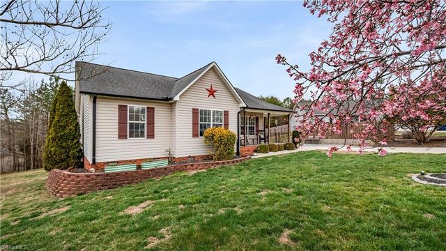 4215 Water Oak Court, Randleman, NC 27317