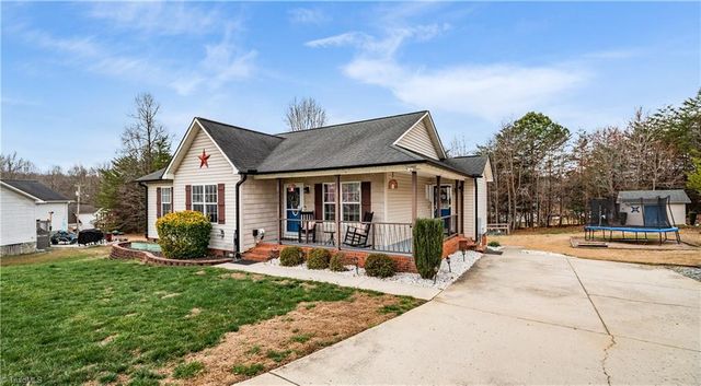 4215 Water Oak Court, Randleman, NC 27317