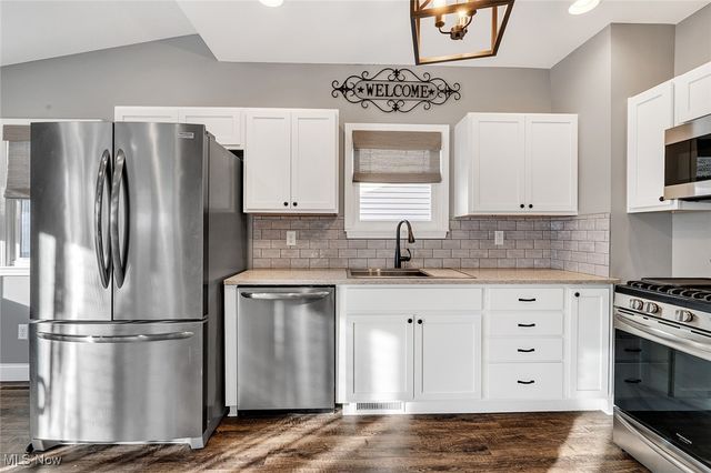 3915 Mahoning Avenue, Austintown, OH 44515