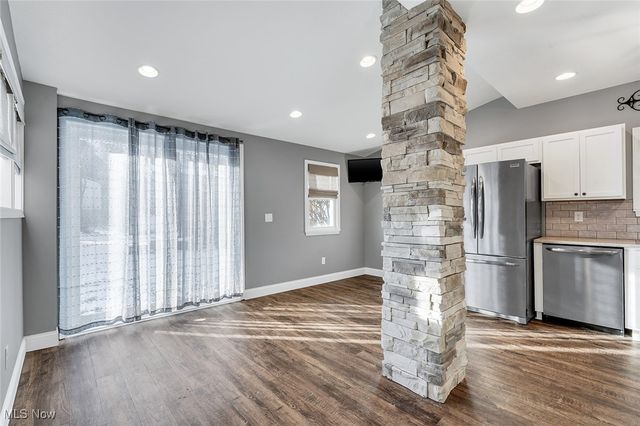 3915 Mahoning Avenue, Austintown, OH 44515