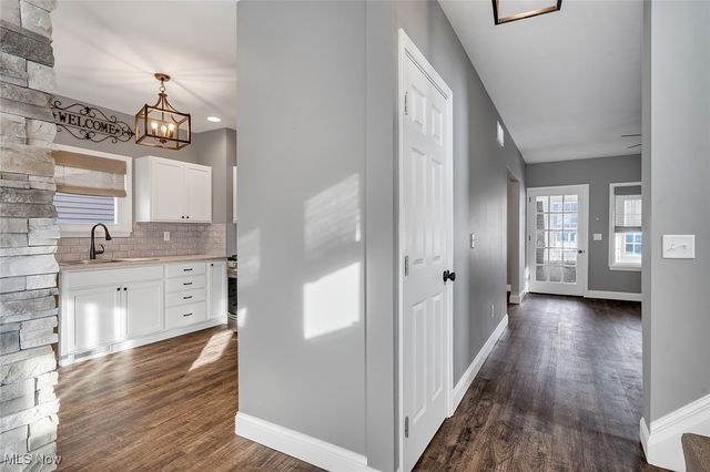 3915 Mahoning Avenue, Austintown, OH 44515