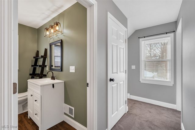 3915 Mahoning Avenue, Austintown, OH 44515