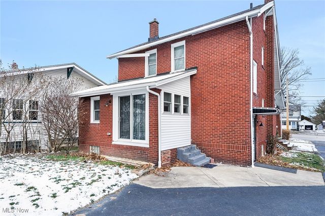 3915 Mahoning Avenue, Austintown, OH 44515