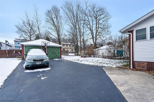 3915 Mahoning Avenue, Austintown, OH 44515