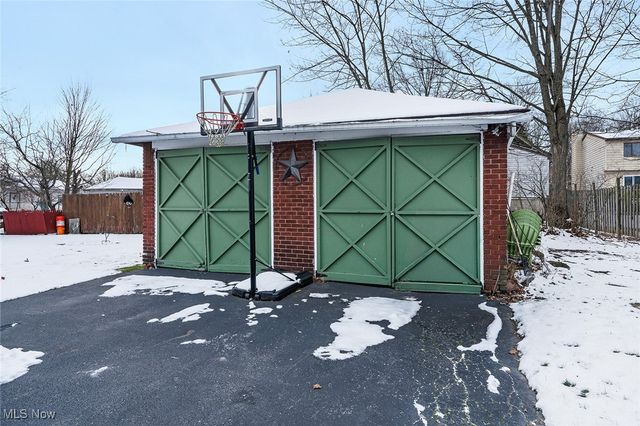 3915 Mahoning Avenue, Austintown, OH 44515