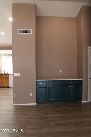 5490 W Whitten Street, Chandler, AZ 85226