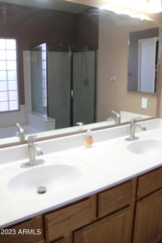 5490 W Whitten Street, Chandler, AZ 85226