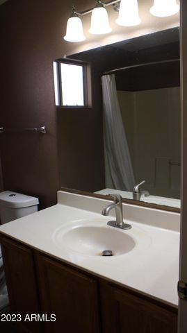 5490 W Whitten Street, Chandler, AZ 85226